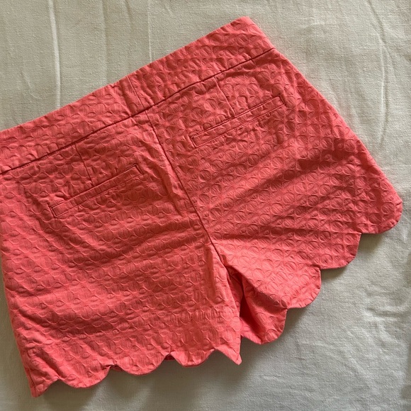 Crown & Ivy shorts scalloped edge coral size 2 - Picture 2 of 3